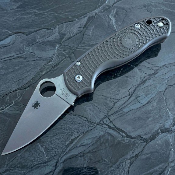 The use of CPM-15V steel in knife making