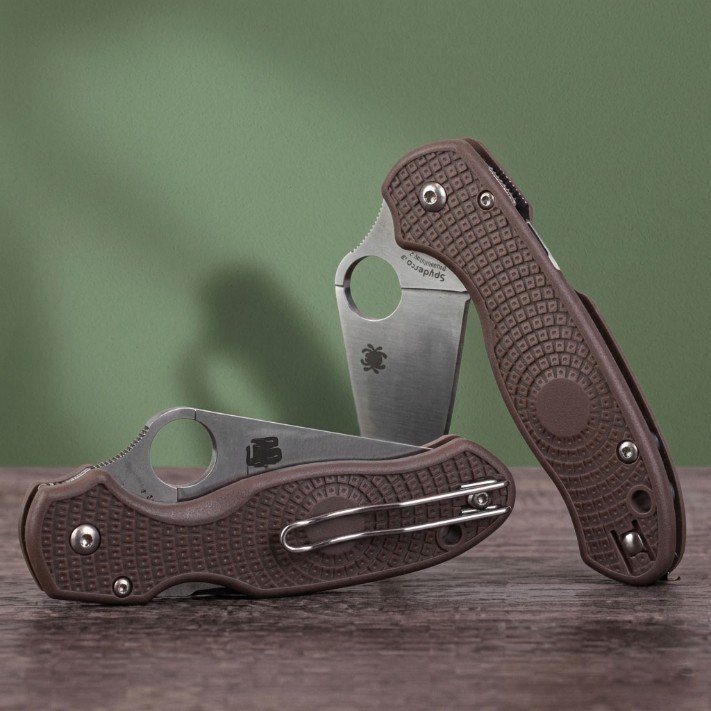 The use of CPM-15V steel in knife making