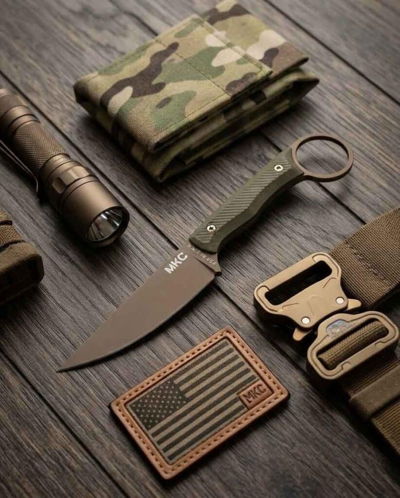 5 Best Horizontal Carry Knives for Secure, Comfortable, All-Day Belt Carry